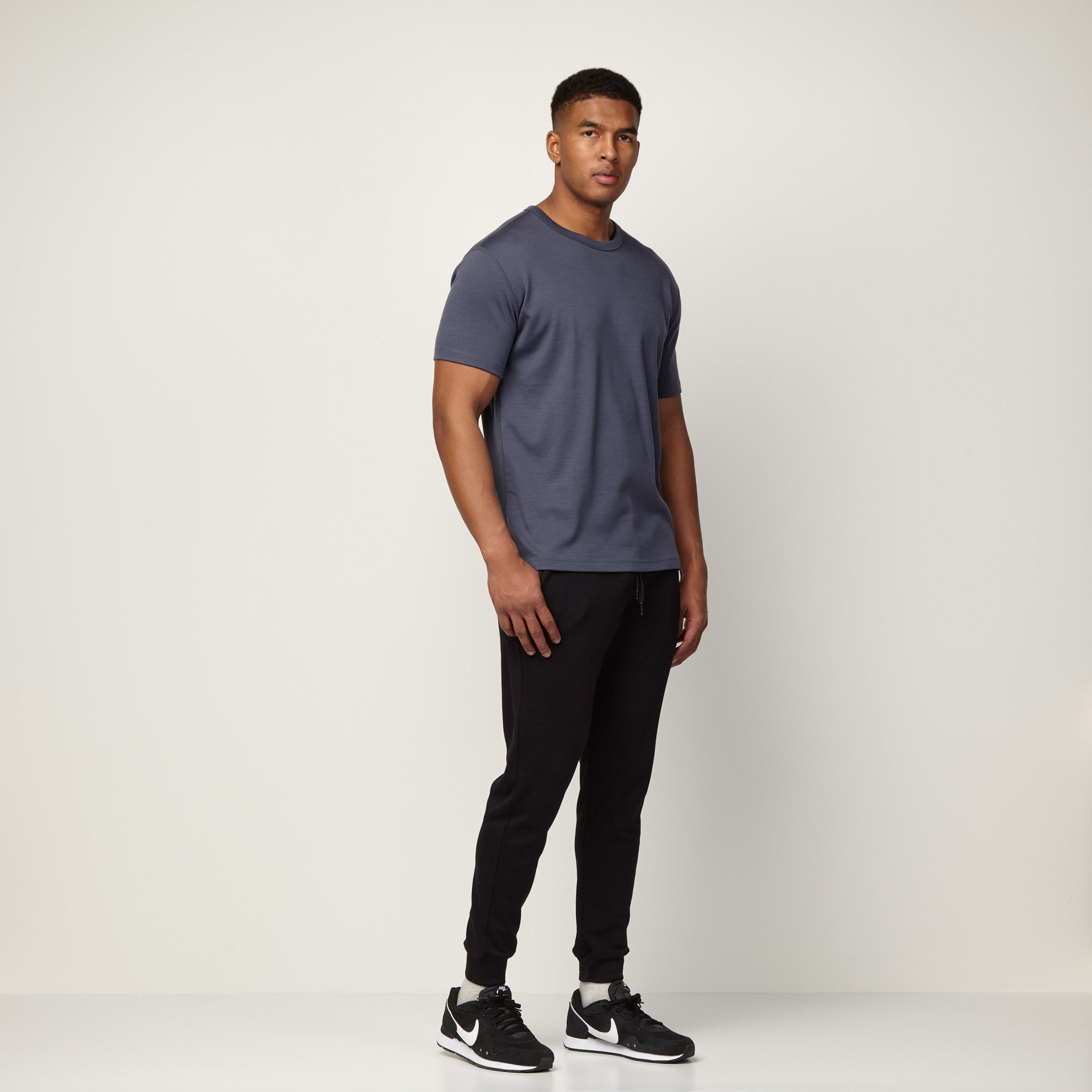 model-spec: Micah is 185cm, 84kg, and wears size L
