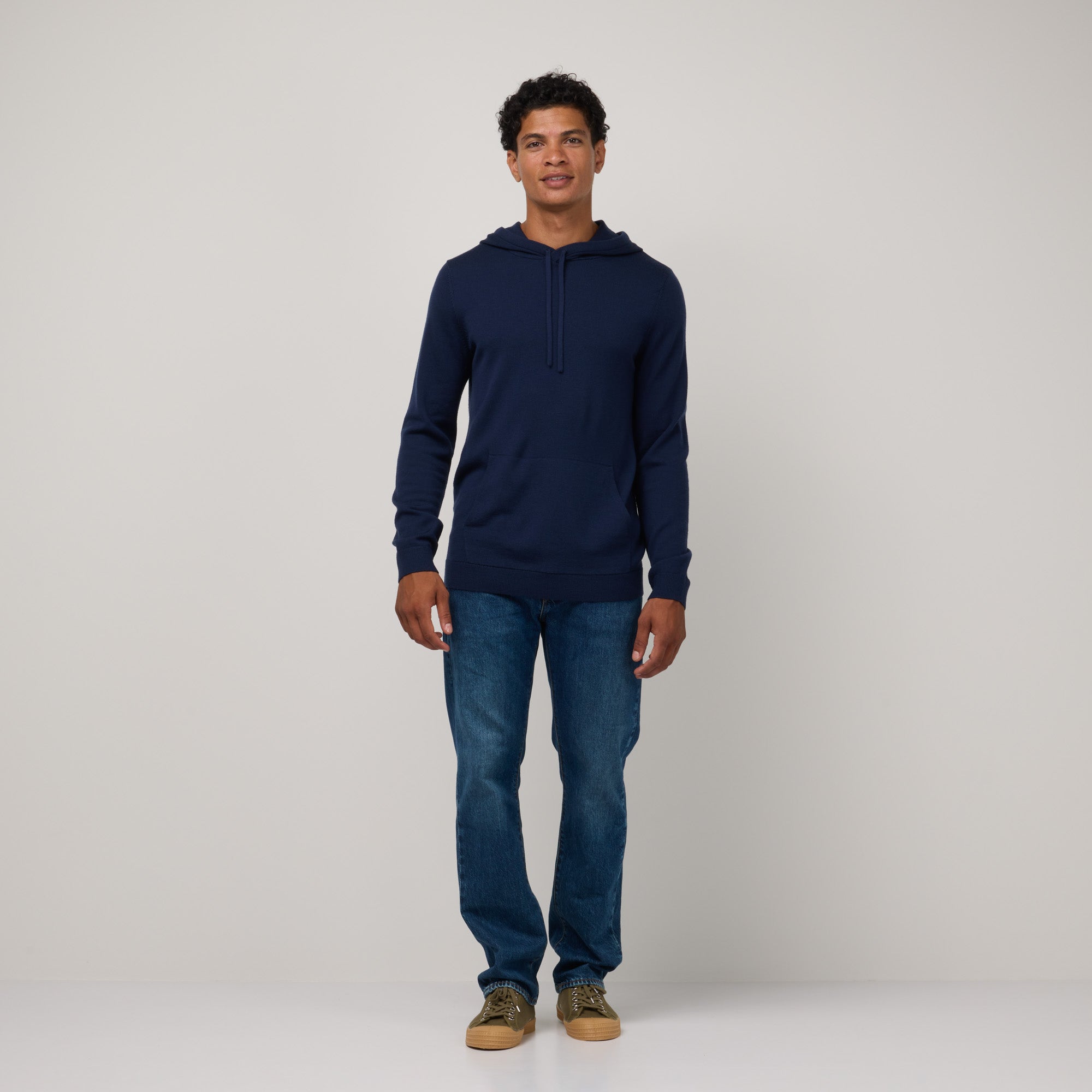 model-spec:Nico is 180cm, and wears size M