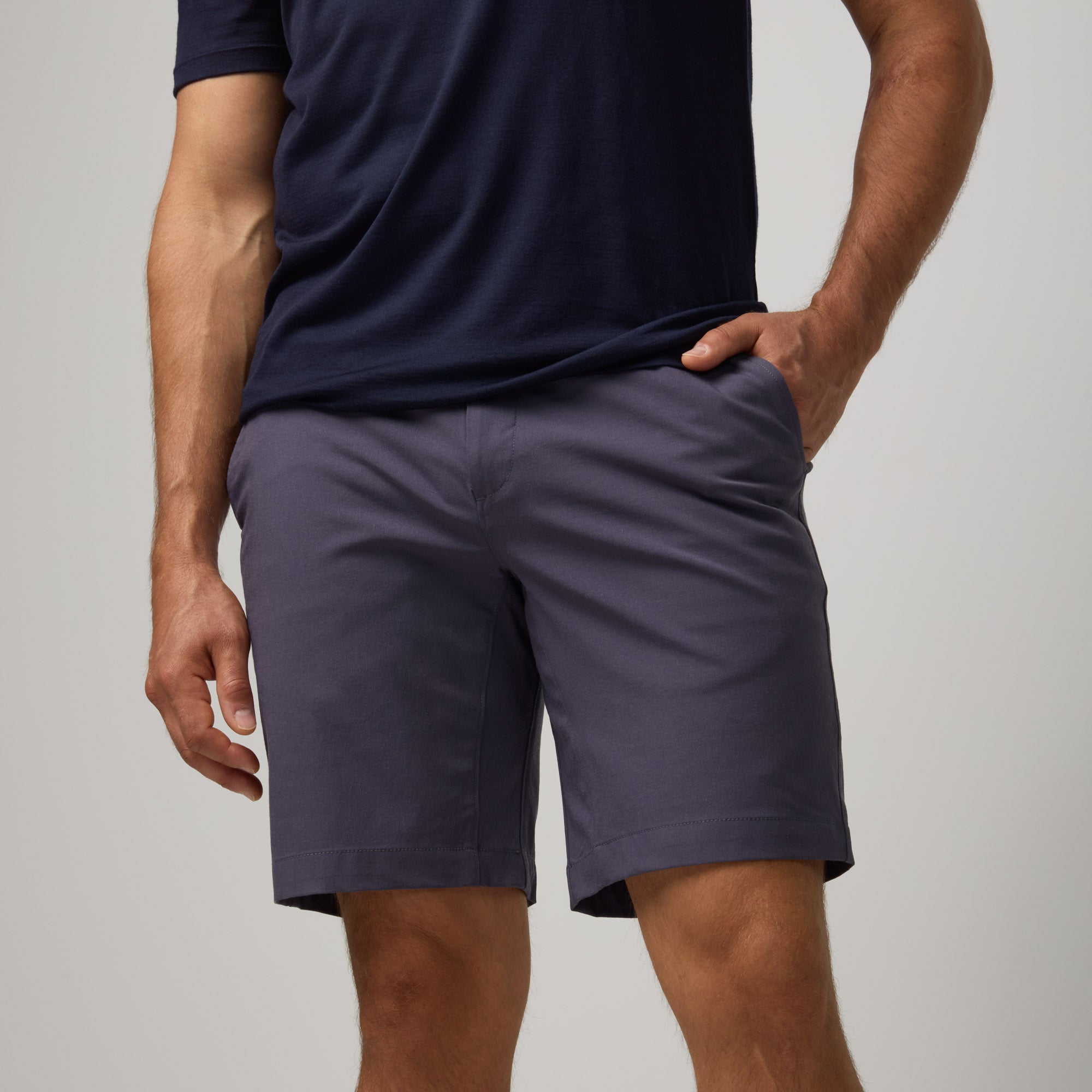 model-spec:Alex is 180cm, and wears size 32X9