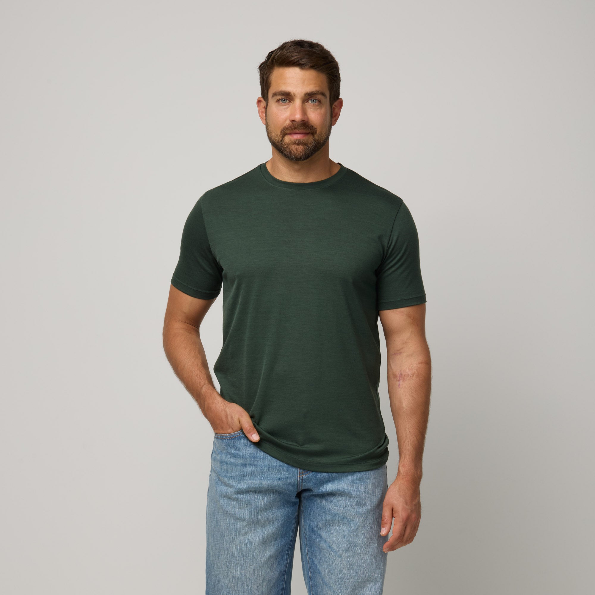 model-spec:Alex is 180cm, and wears size M